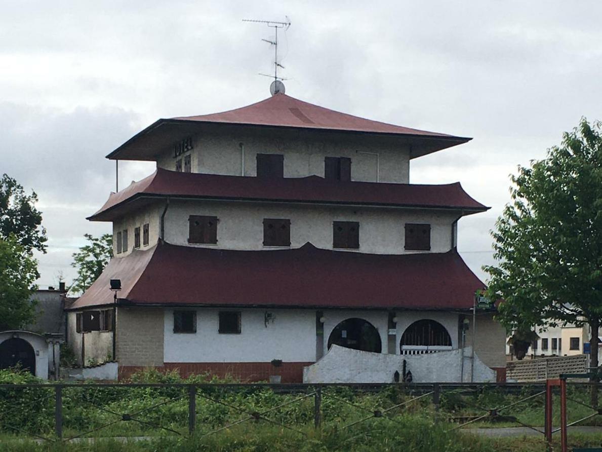 Hotel Cambogia Zibido San Giacomo Buitenkant foto